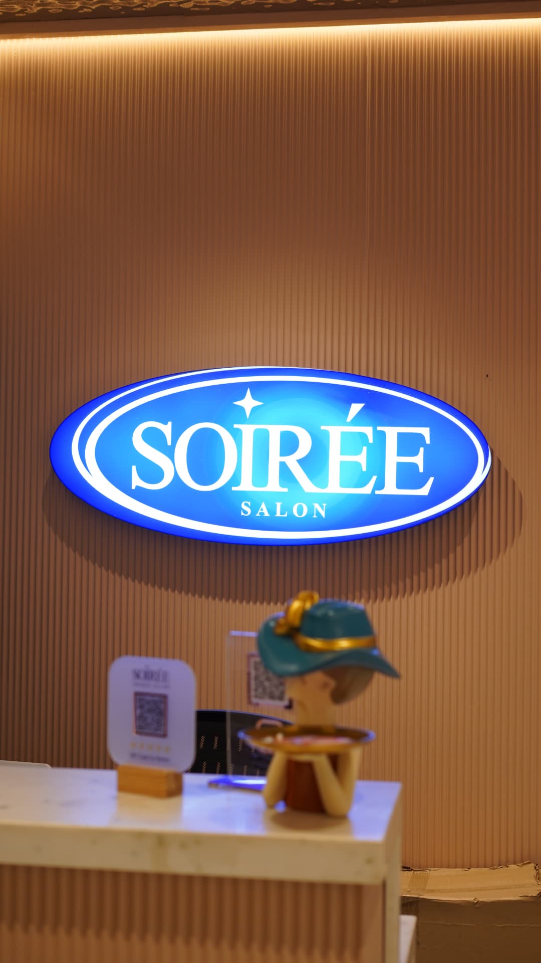 Reception wall · Detail